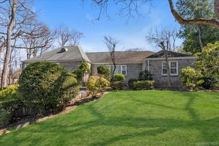 49 The Birches, Roslyn, NY 11576