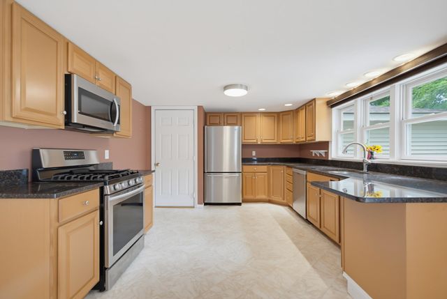 35 Pleasant Street, Newfields, NH 03856