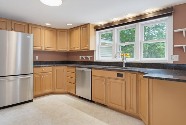 35 Pleasant Street, Newfields, NH 03856
