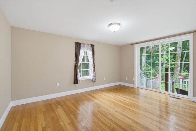 35 Pleasant Street, Newfields, NH 03856