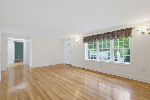 35 Pleasant Street, Newfields, NH 03856
