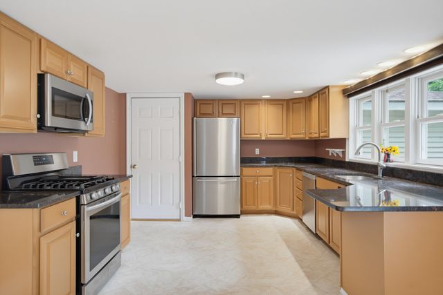 35 Pleasant Street, Newfields, NH 03856
