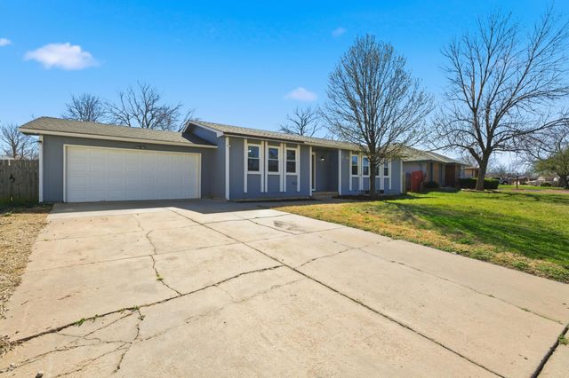 125 W Brazos Dr, Goddard, KS 67052
