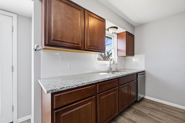 125 W Brazos Dr, Goddard, KS 67052