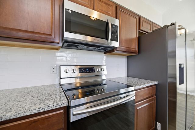 125 W Brazos Dr, Goddard, KS 67052