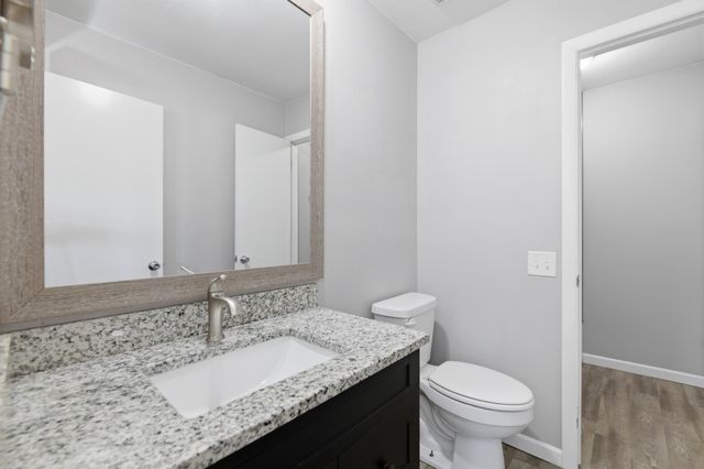 125 W Brazos Dr, Goddard, KS 67052