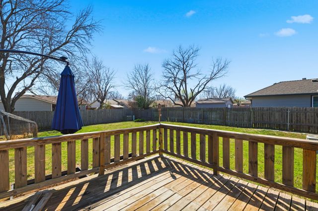 125 W Brazos Dr, Goddard, KS 67052
