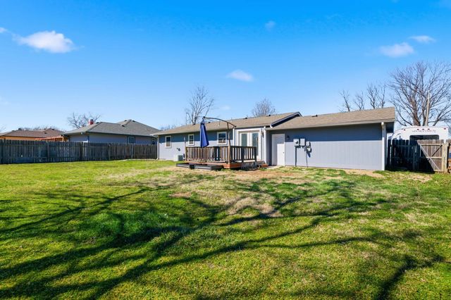 125 W Brazos Dr, Goddard, KS 67052