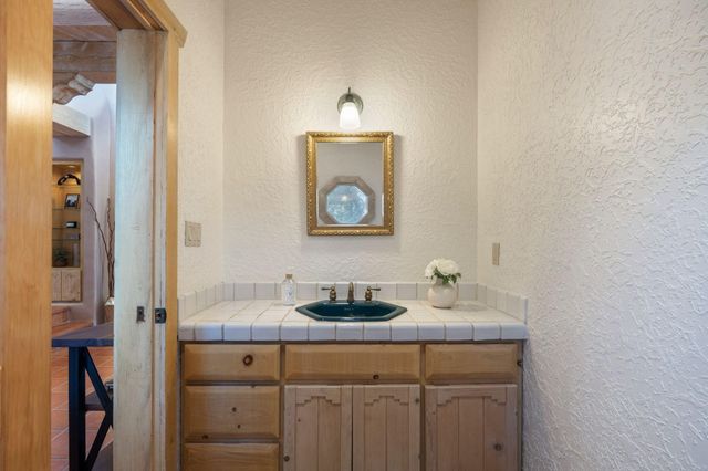 9 Calle Ponderosa, Placitas, NM 87043