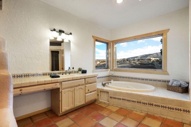 9 Calle Ponderosa, Placitas, NM 87043