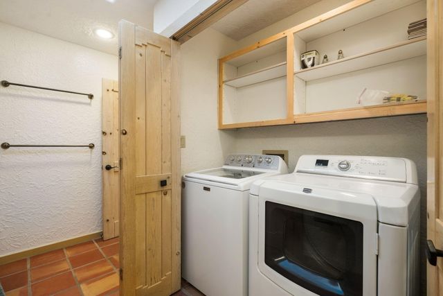 9 Calle Ponderosa, Placitas, NM 87043