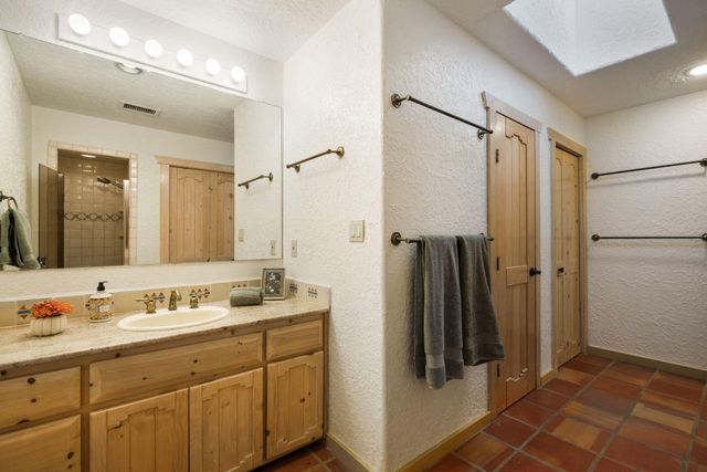 9 Calle Ponderosa, Placitas, NM 87043