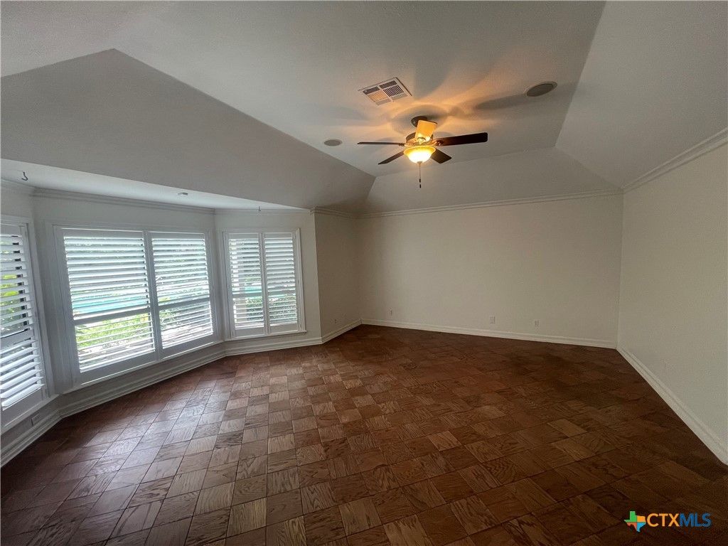 Image 13 of property listing at 403 Turtle Rock Drive, Victoria, TX 77904