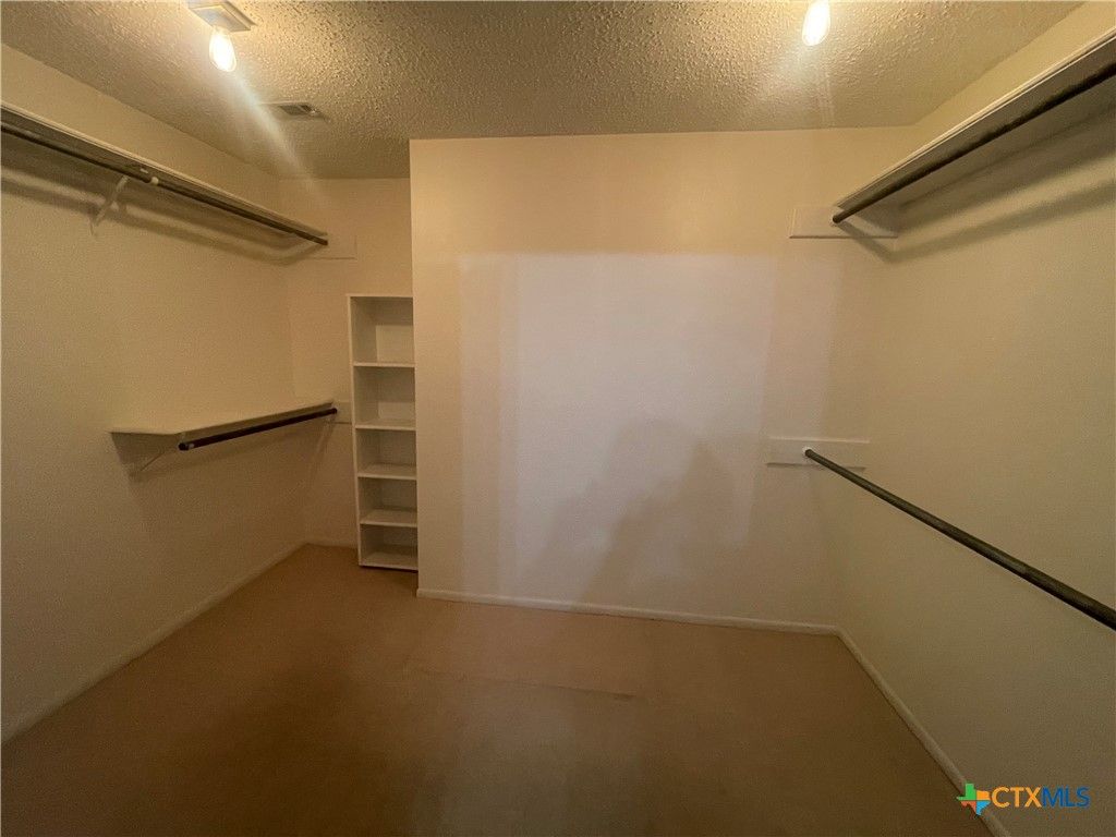 Image 16 of property listing at 403 Turtle Rock Drive, Victoria, TX 77904