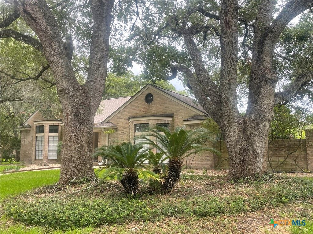 Image 27 of property listing at 403 Turtle Rock Drive, Victoria, TX 77904