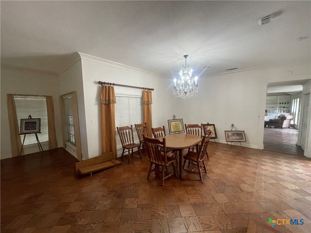 Image 5 of property listing at 403 Turtle Rock Drive, Victoria, TX 77904