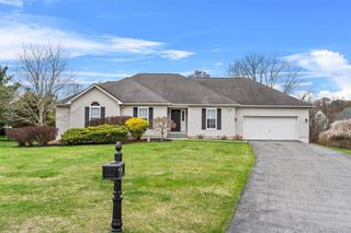 7 Center Circle, Florida, NY 10921