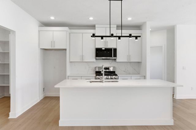 845 S Black Sands Avenue, Nixa, MO 65714