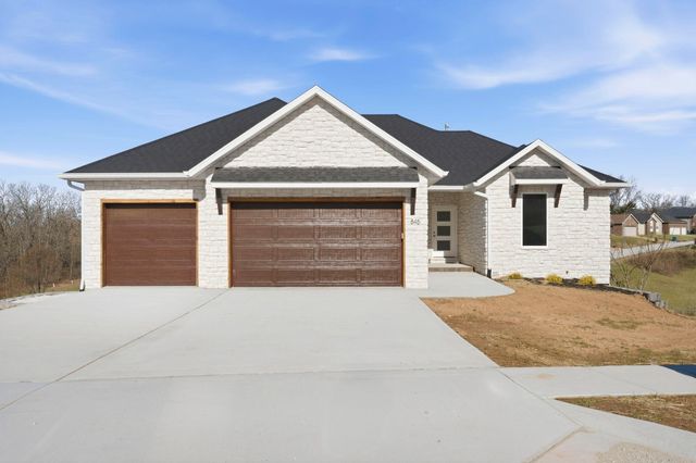 845 S Black Sands Avenue, Nixa, MO 65714