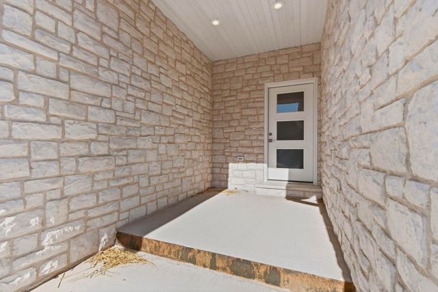 845 S Black Sands Avenue, Nixa, MO 65714