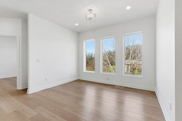 845 S Black Sands Avenue, Nixa, MO 65714