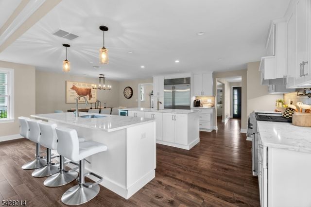 1050 Lawrence Avenue, Westfield Town, NJ 07090