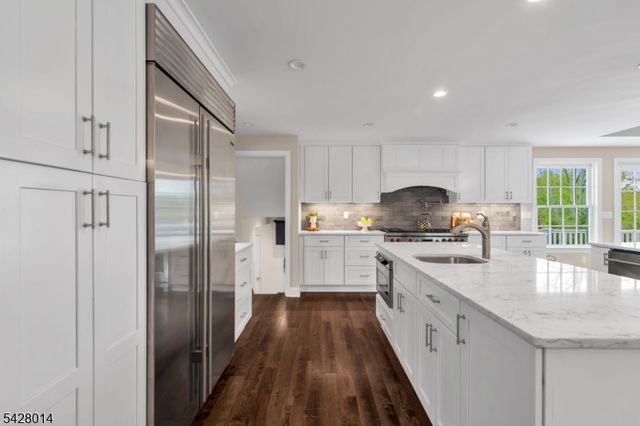 1050 Lawrence Avenue, Westfield Town, NJ 07090