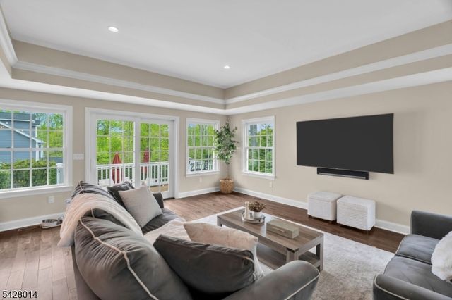 1050 Lawrence Avenue, Westfield Town, NJ 07090