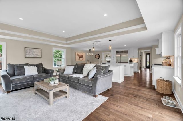 1050 Lawrence Avenue, Westfield Town, NJ 07090