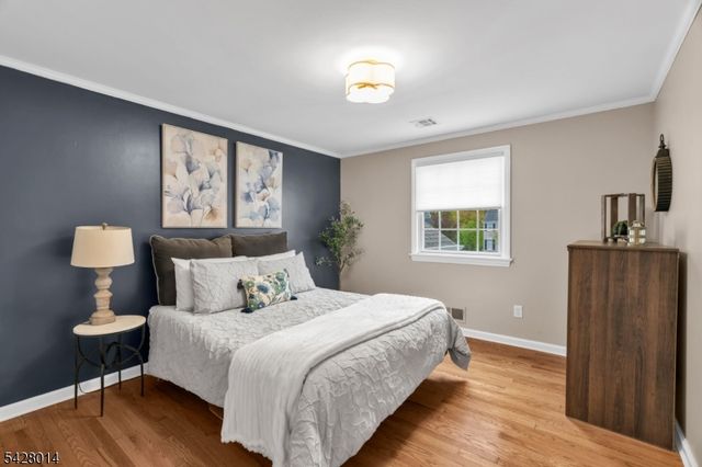 1050 Lawrence Avenue, Westfield Town, NJ 07090