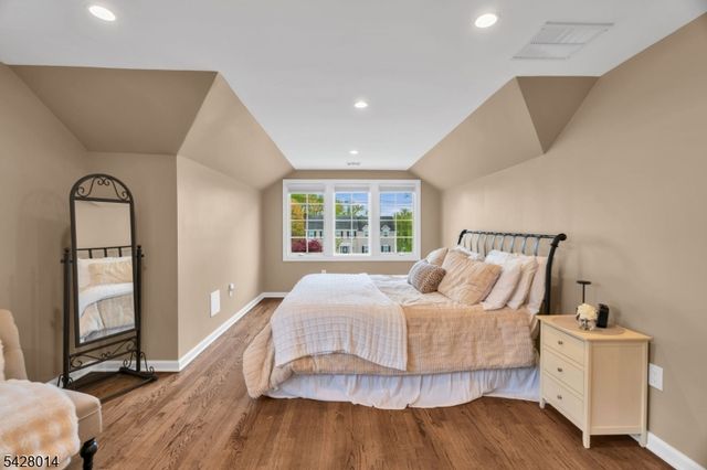 1050 Lawrence Avenue, Westfield Town, NJ 07090