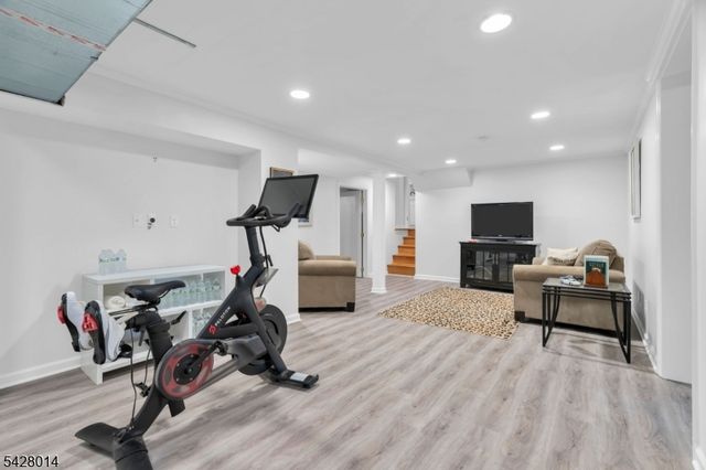 1050 Lawrence Avenue, Westfield Town, NJ 07090