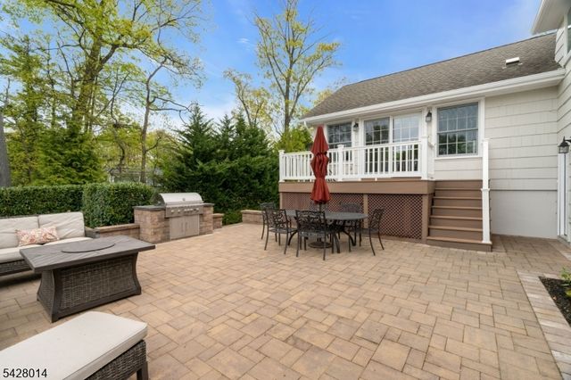 1050 Lawrence Avenue, Westfield Town, NJ 07090