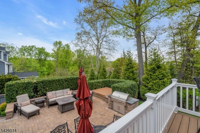 1050 Lawrence Avenue, Westfield Town, NJ 07090