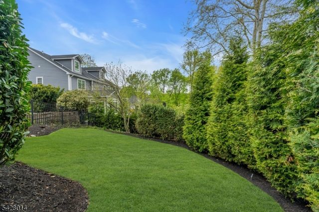 1050 Lawrence Avenue, Westfield Town, NJ 07090