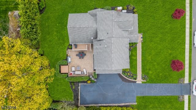 1050 Lawrence Avenue, Westfield Town, NJ 07090