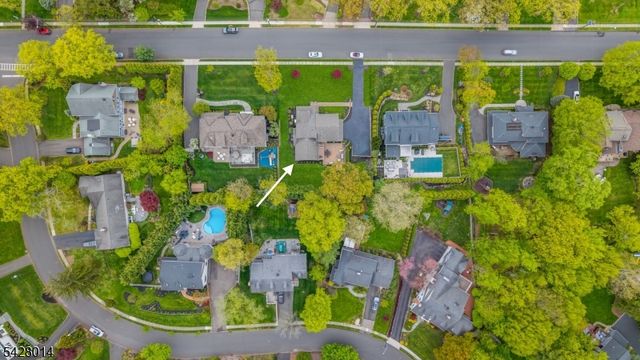 1050 Lawrence Avenue, Westfield Town, NJ 07090