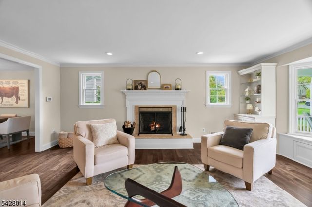 1050 Lawrence Avenue, Westfield Town, NJ 07090