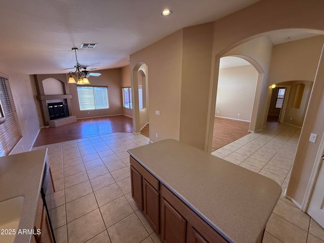 2321 W Straight Arrow Lane, Phoenix, AZ 85085