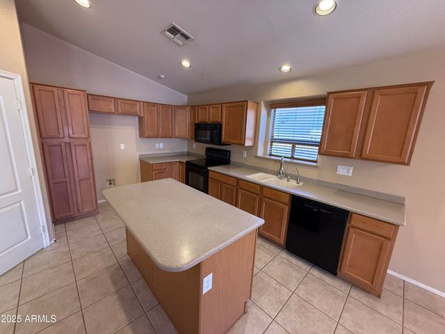 2321 W Straight Arrow Lane, Phoenix, AZ 85085