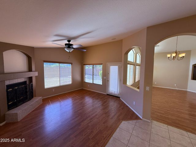 2321 W Straight Arrow Lane, Phoenix, AZ 85085