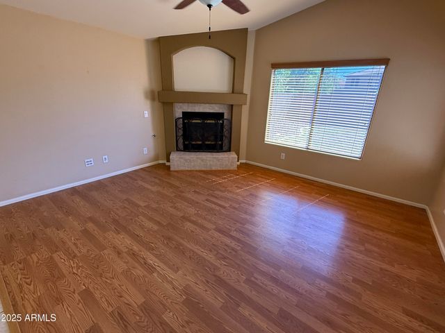 2321 W Straight Arrow Lane, Phoenix, AZ 85085