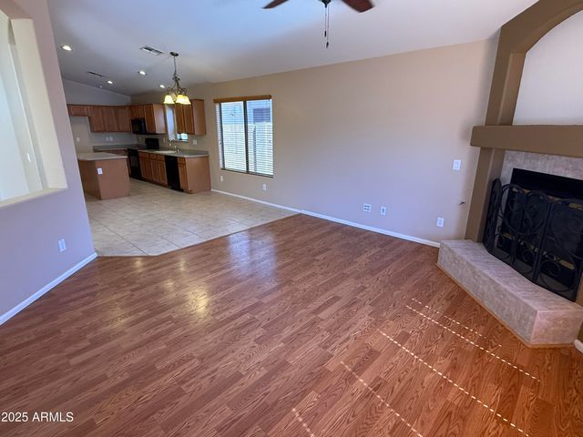 2321 W Straight Arrow Lane, Phoenix, AZ 85085
