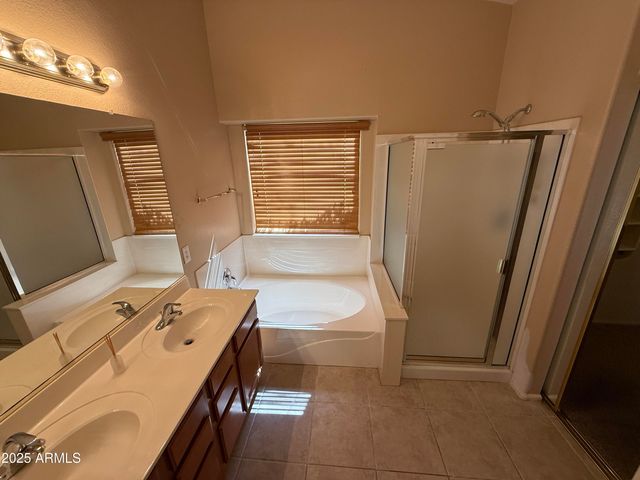 2321 W Straight Arrow Lane, Phoenix, AZ 85085