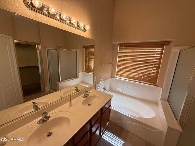 2321 W Straight Arrow Lane, Phoenix, AZ 85085