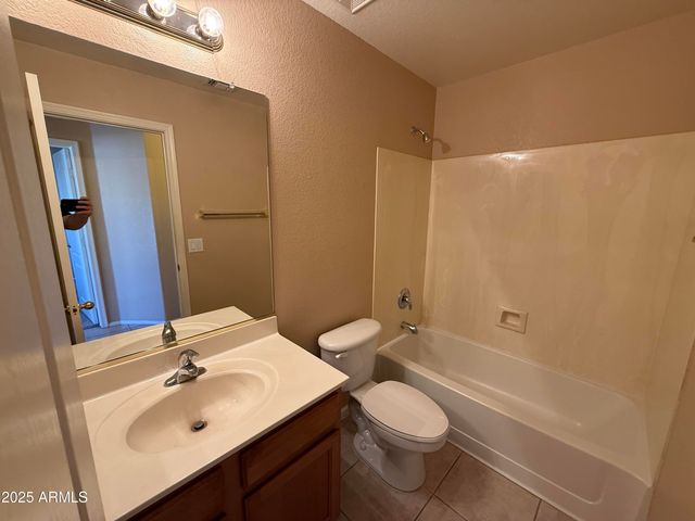 2321 W Straight Arrow Lane, Phoenix, AZ 85085