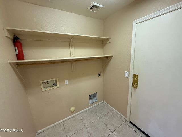 2321 W Straight Arrow Lane, Phoenix, AZ 85085