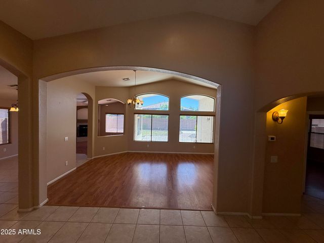 2321 W Straight Arrow Lane, Phoenix, AZ 85085