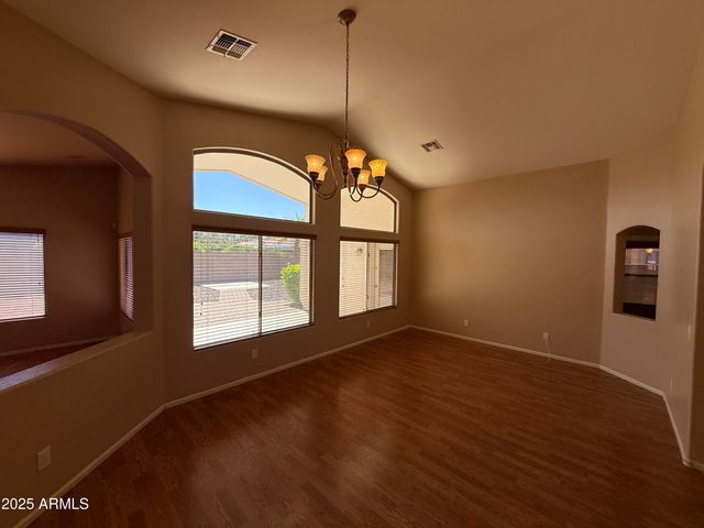 2321 W Straight Arrow Lane, Phoenix, AZ 85085