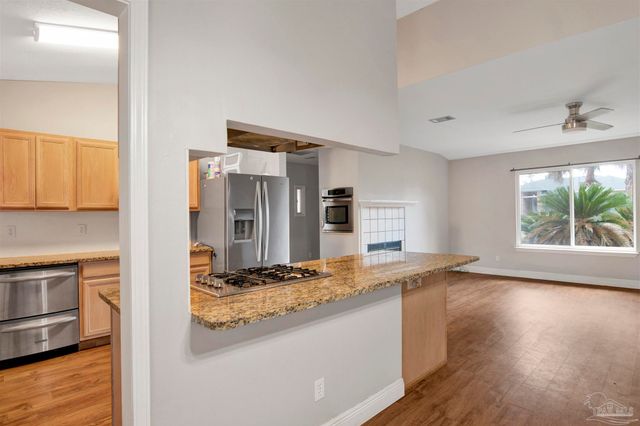 308 Twisted Oak Dr, Cantonment, FL 32533